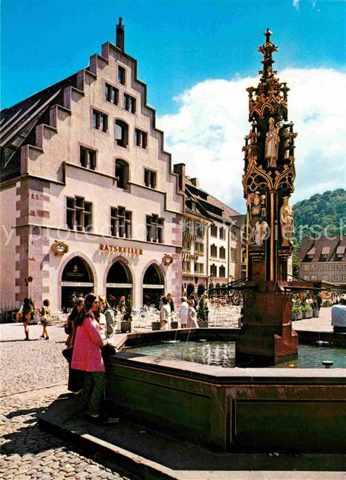 Freiburg Breisgau Muensterplatz Kornhaus Ratskeller Fischbrunnen