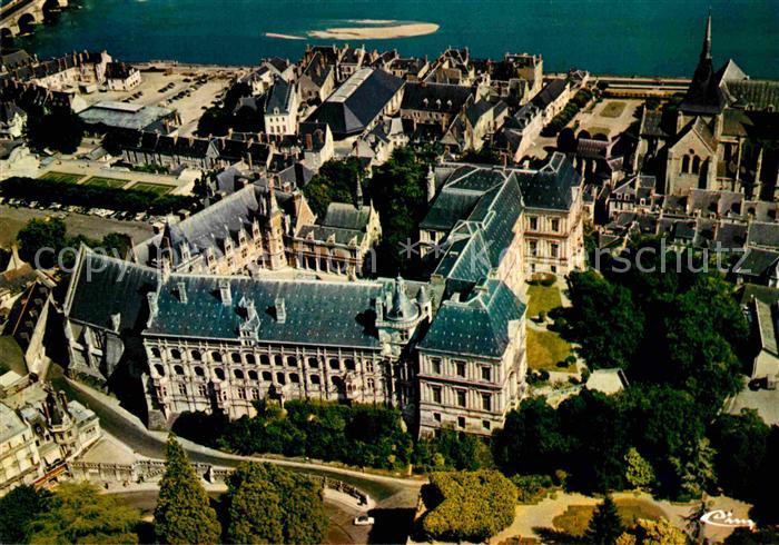 Blois 41 Chateau Louis XII Francois Ier vue aeri
