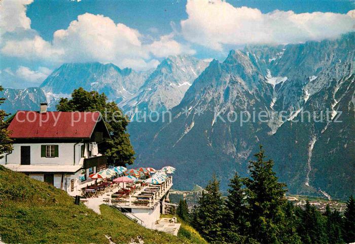 Mittenwald Bayern Kranzberghaus gegen Karwendelgebirge