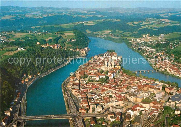 PAssAU Bayern Dreifluessestadt am Zusammenfluss von Donau Inn und Ilz Fliegerauf