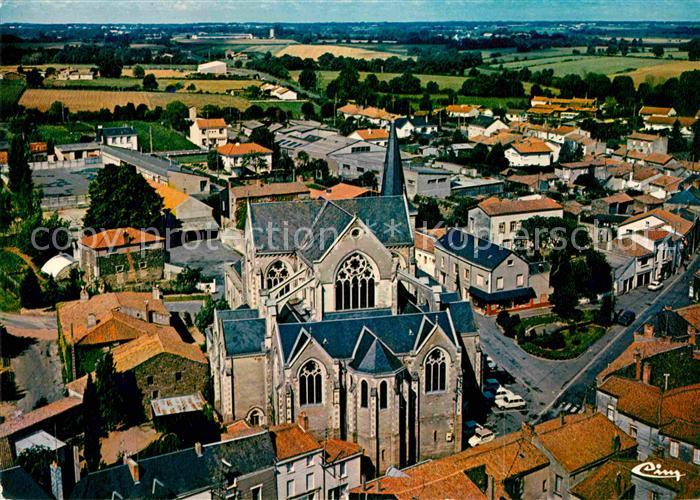 Geste Vue generale aerienne Eglise