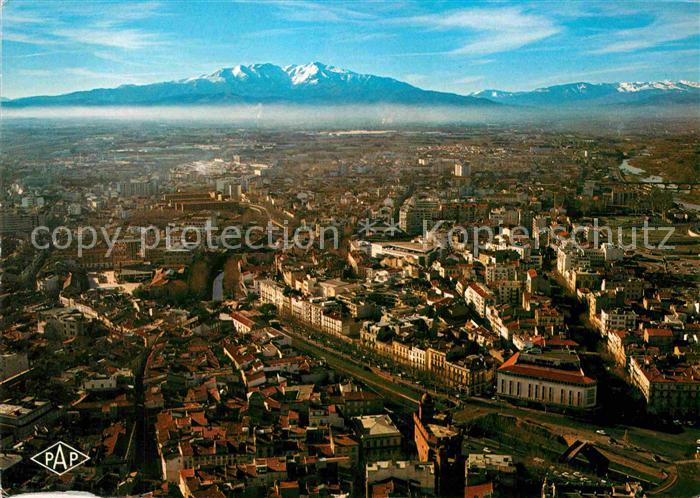 Perpignan Vue aerienne au fond le Canigou Pyrenees