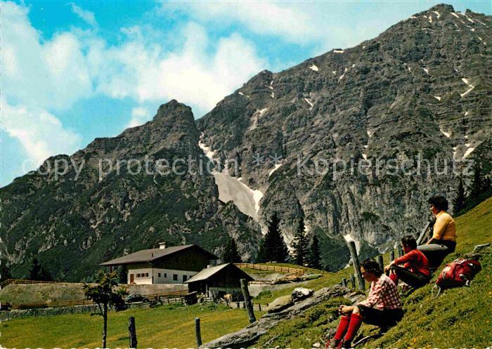 Stubaital Alpengasthof Pfarrach Alm mit Ampferstein
