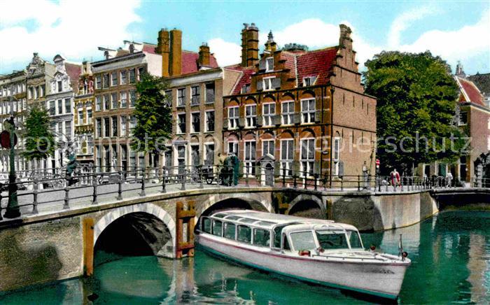 Amsterdam Niederlande OZ Voorburgwal met Huis a/d drie Grachten