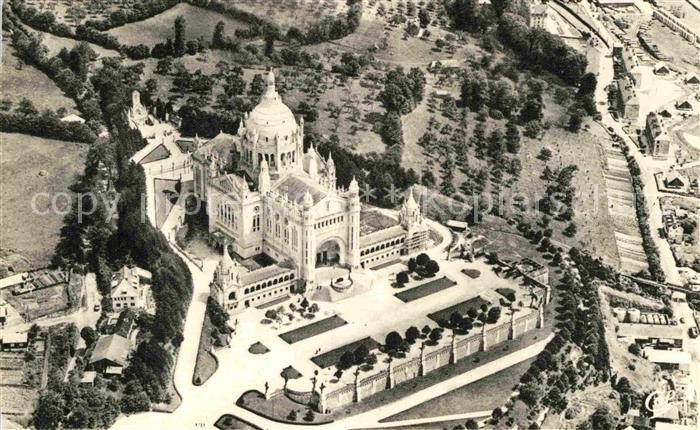 Lisieux Vue aerienne vers la Basilique