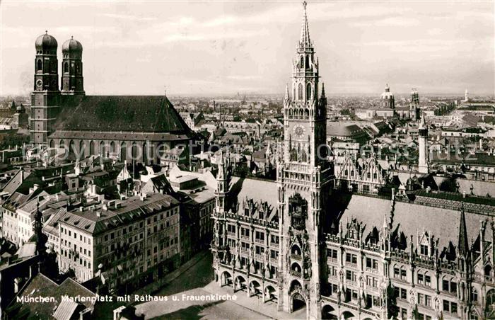Muenchen Bayern Rathaus mit Frauenkirche