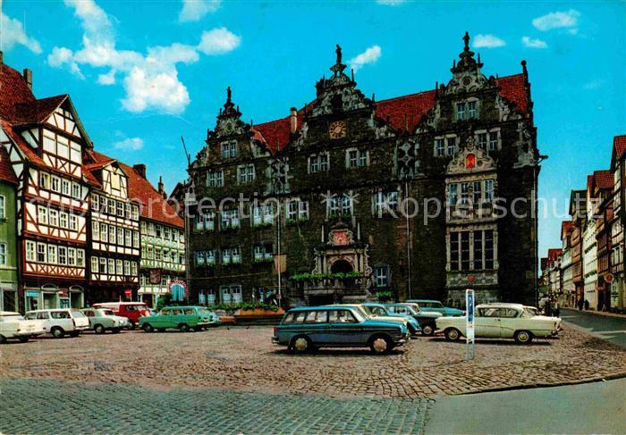 Hann. Muenden Marktplatz mit Rathaus Historisches Gebaeude Fachwerkhaeuser
