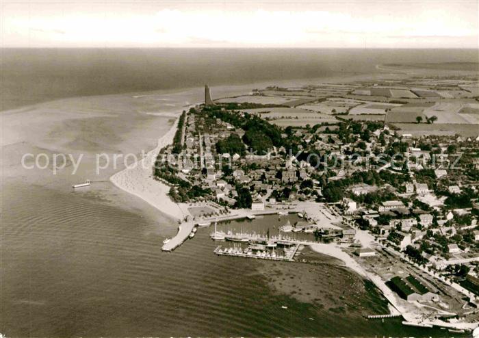 Laboe mit Marine Ehrenmal Fliegeraufnahme