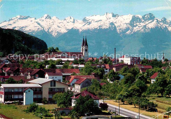 Goetzis Vorarlberg Ortsansicht mit Kirche Blick gegen Schweizer Berge