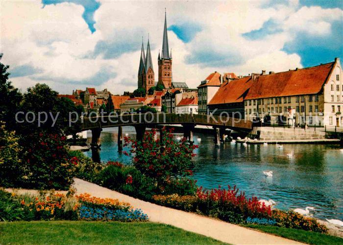 LueBECK  CITY Blick vom Malerwinkel Uferpromenade Bruecke Kirche Hansestadt