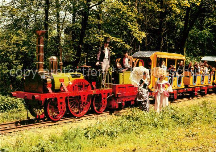 Goerlitz Sachsen Oldtimer Pioniereisenbahn Personen in historischen Kostuemen