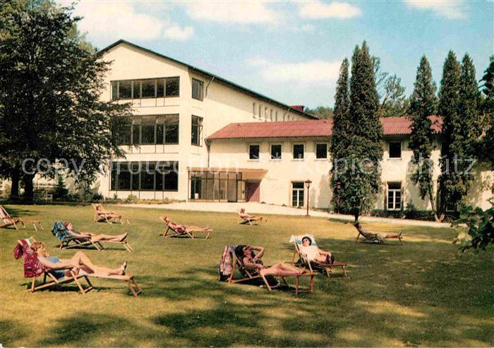 Bad Driburg Kurpark Liegewiese mit neuem Badehaus