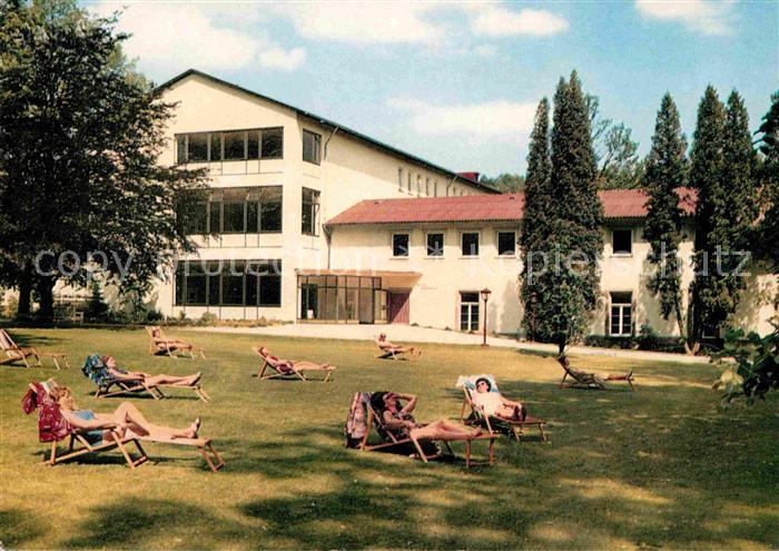 Bad Driburg Kurpark Liegewiese mit neuem Badehaus