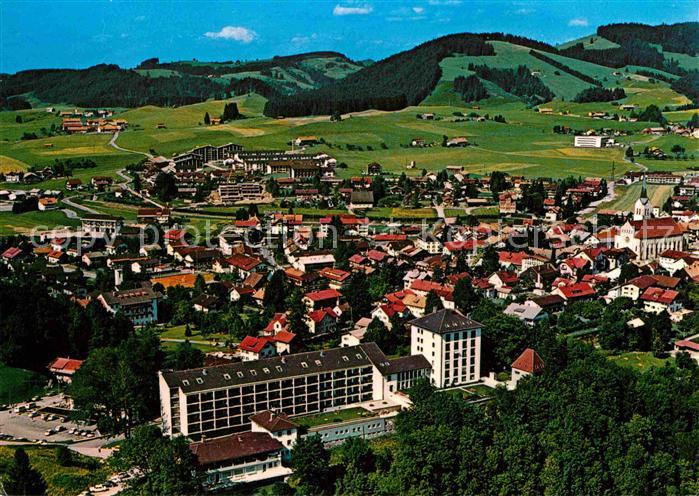 Oberstaufen Oberallgaeu Bayern Schlossberklinik Allgaeuer Alpen Fliegeraufnahme