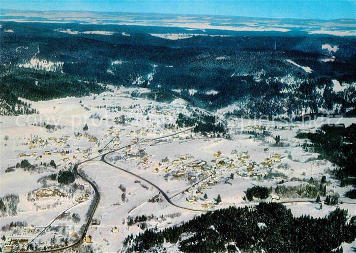 Haeusern Schwarzwald im Winter Fliegeraufnahme