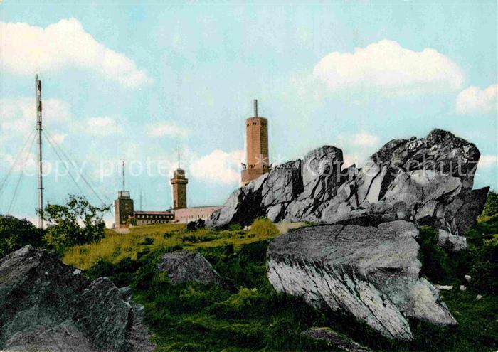 Grosser Feldberg Taunus mit Fernsehturm UKW und Fernmeldeturm Felsen