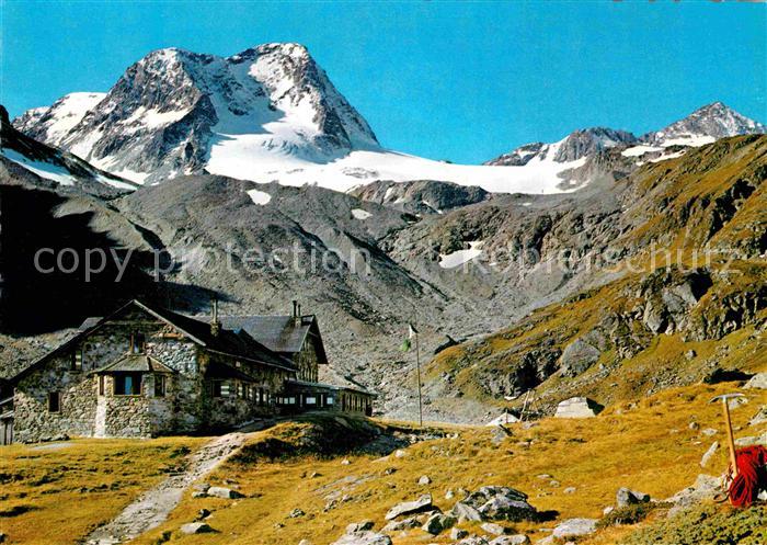 Stubaier Alpen Dresdner Huette mit Schaufelspitze Wildspitze