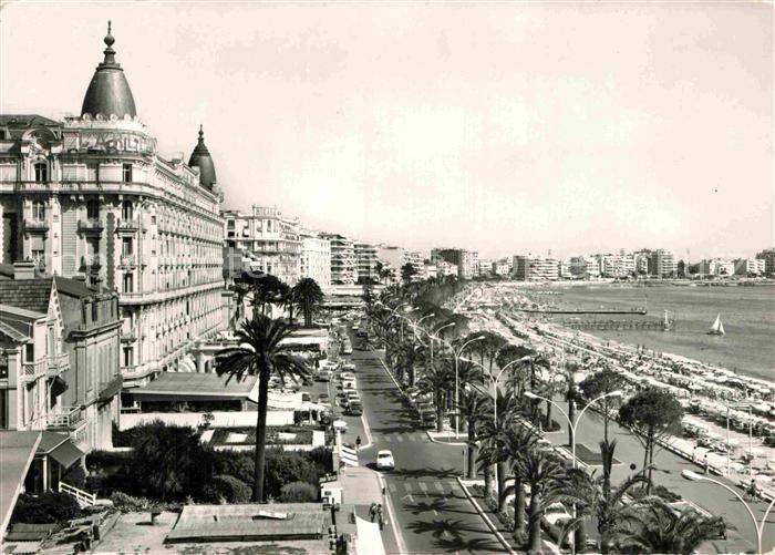 Cannes Alpes-Maritimes La Croisette et la Carlton Hotel