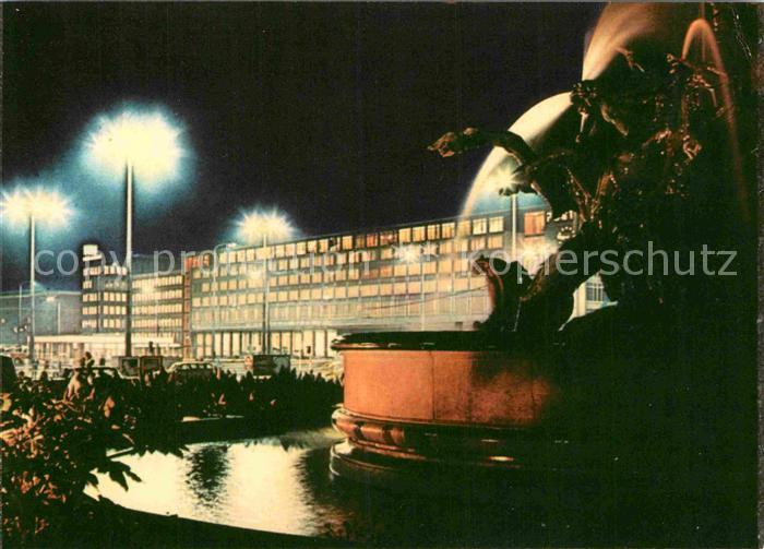LEIPZIG Sachsen Karl Marx Platz Brunnen Nachtaufnahme Messestadt