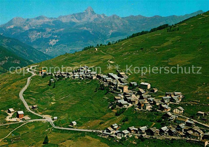 Saint-Veran Vue generale aerienne au fond Pic de Rochebrun