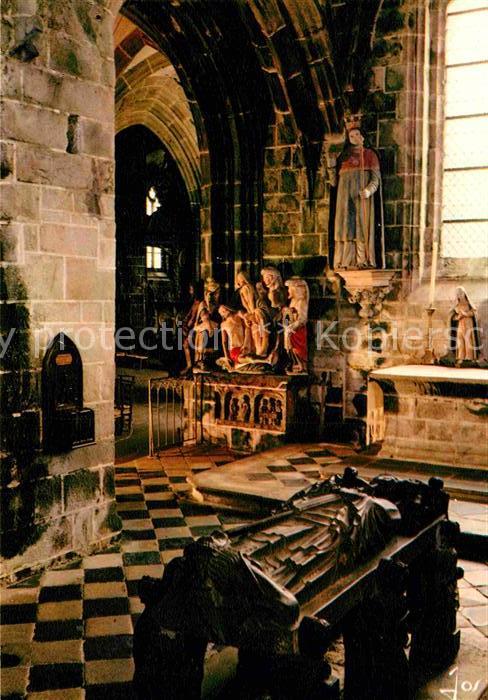 Locronan Tombeau de Saint Ronan et la descente de croix