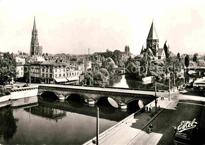 Metz  57 Moselle La Moselle et le Temple Protestant