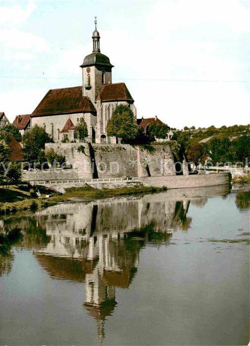 Lauffen Neckar Blick ueber den Fluss zur Kirche Stadtmauer