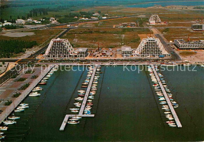 La Grande-Motte Vue d ensemble par avion sur la nouvelle station balneaire