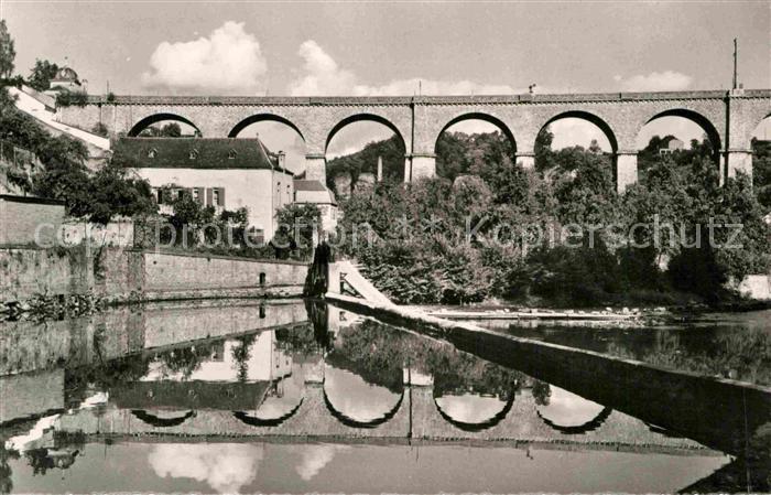 LUXEMBOURG  Luxemburg Viaduc de Clausen Wasserspiegelung