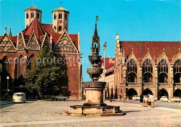 BRAUNSCHWEIG  CITY Altstadtmarkt mit Rathaus und Martinikirche Brunnen