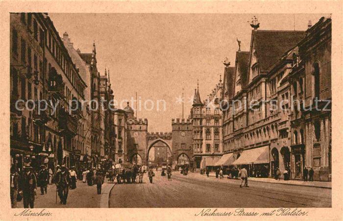 Muenchen Bayern Neuhauser Strasse mit Karlstor