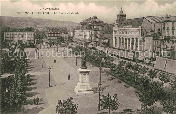 Clermont Ferrand Puy de Dome Place de Jaude Monument