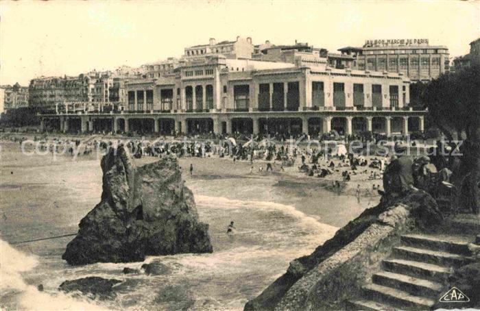 Biarritz Pyrenees Atlantiques La plage devant le Casino