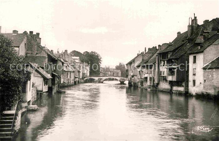 Ornans Vieilles maisons sur la Loue