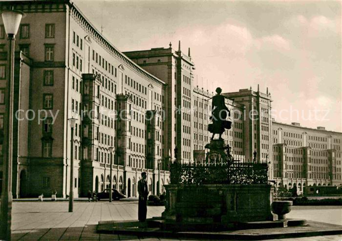 LEIPZIG Sachsen Neubauten am Rossplatz mit Maegdebrunnen Messestadt