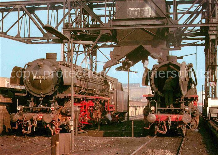 Lokomotive Dampf-Gueterzuglokomotive 044 660-9 Deutsche Bundesbahn Bekohlungsanl