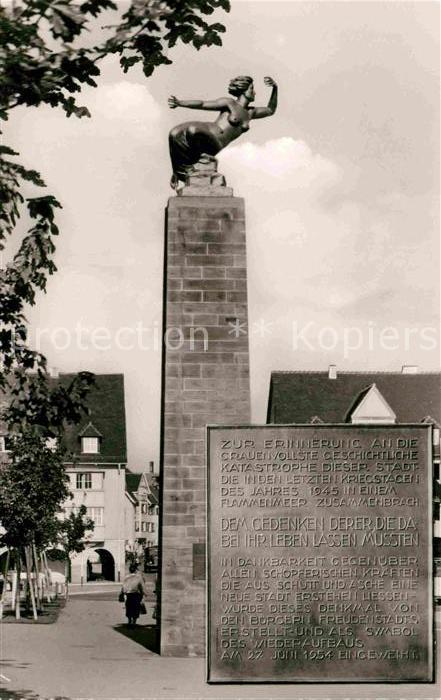FREUDENSTADT BW Gedenksaeule Statue Kurort im Schwarzwald