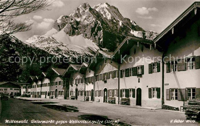 Mittenwald Bayern Untermarkt gegen Wettersteinspitze Wettersteingebirge Huber Ka