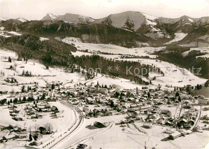 Oberstaufen Oberallgaeu Bayern Wintersportplatz Alpenpanorama Allgaeuer Alpen F