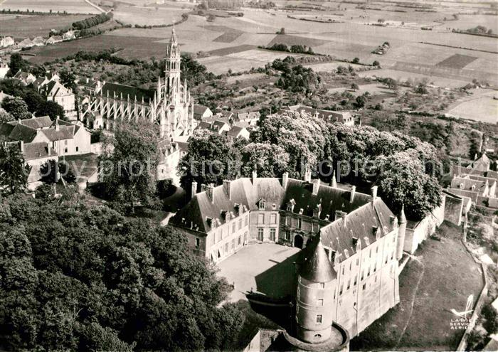 Chateauneuf-sur-Cher Basilique Notre Dame des Enfants Chateau vue aerienne