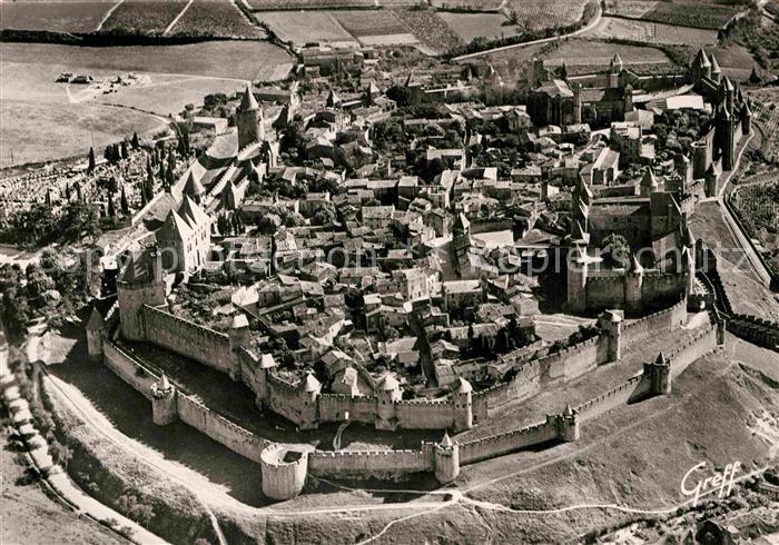 Carcassonne Ensemble de la Cite et des remparts vue aerienne