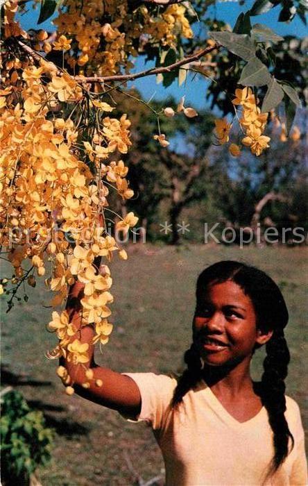 Martinique Enfant aux fleurs