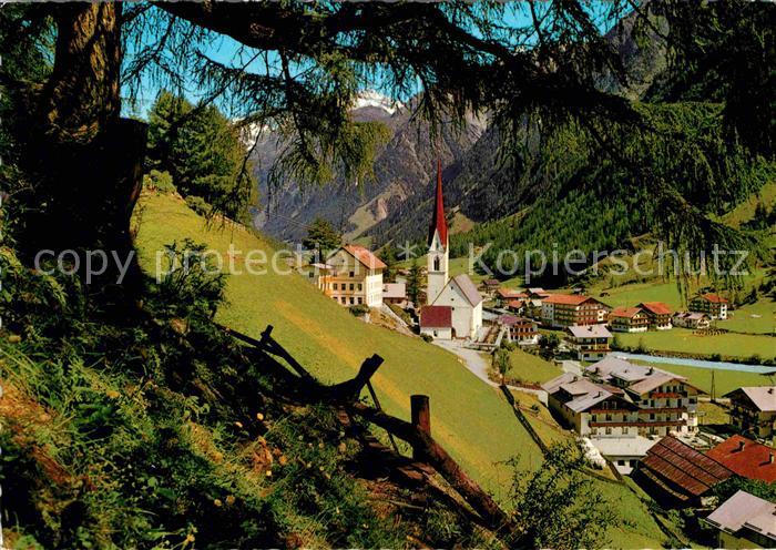 Soelden oetztal Durchblick vom Waldrand aus Ortsansicht mit Kirche