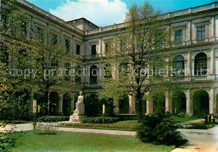 Wien Universitaet Denkmal Statue