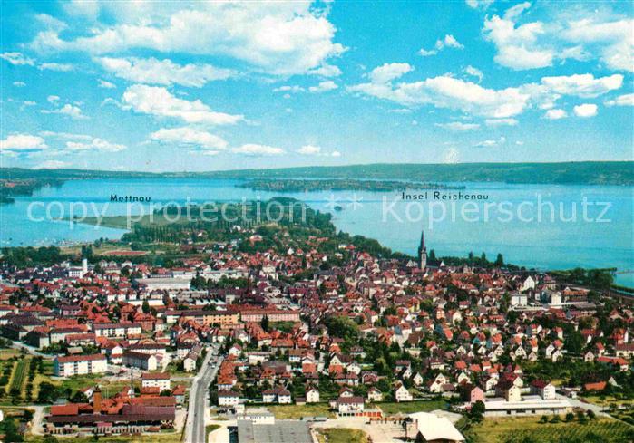Radolfzell Bodensee Blick auf Halbinsel Mettnau und Insel Reichenau Fliegeraufna