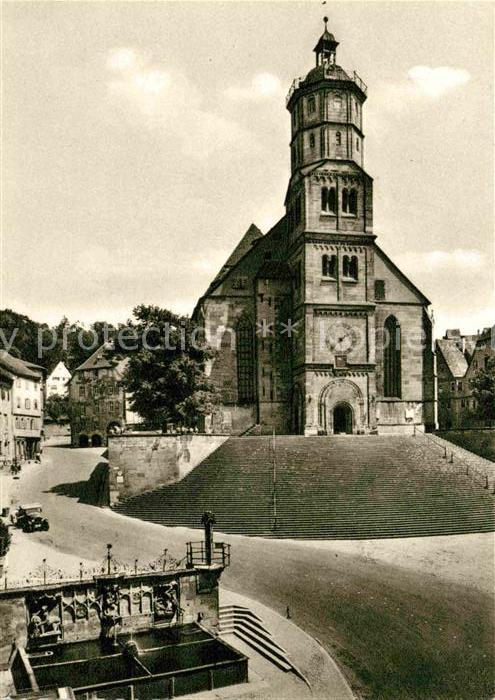 Schwaebisch Hall Michaeliskirche und Brunnen