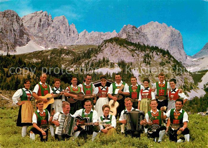 St Johann Tirol Jodler und Schuhplattlergruppe