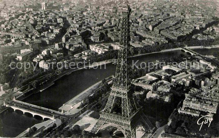 Paris Fliegeraufnahme Eiffelturm
