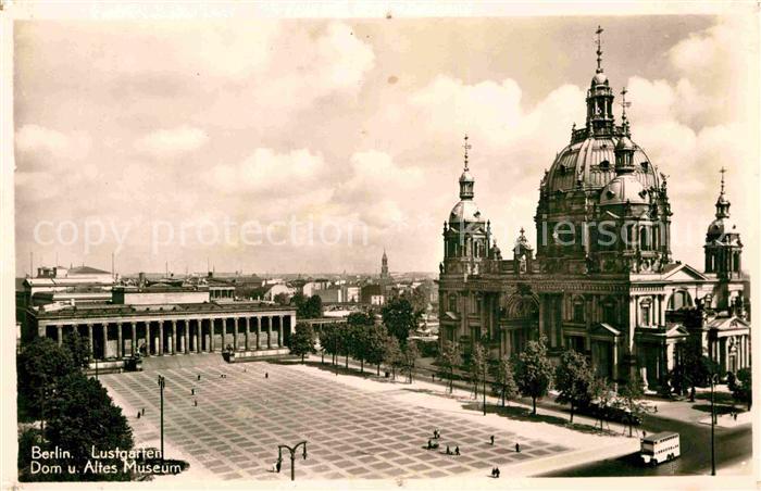 BERLIN  CITY Lustgarten Dom Altes Museum