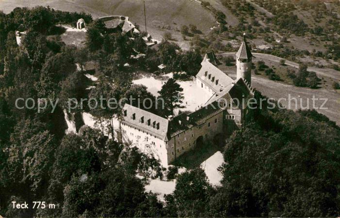 Teck Burg Teck Wanderheim des Schwaebischen Albvereins Fliegeraufnahme